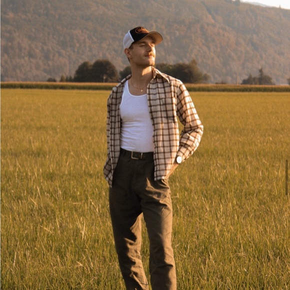 Meet your Posher, Kurtis - Picture 1 of 1